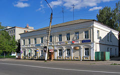 Novozybkov. Apartment hose with a shop