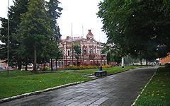 Novozybkov. Central Square