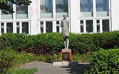Новозыбков. Памятник Зое Космодемьянской