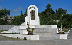 Novozybkov. Square with a monument to R.Alekseev