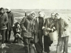 Учащиеся Новозыбковского педучилища на сельхозработах (начало 1980-х)