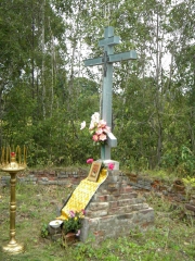 Поклонный крест на месте алтаря